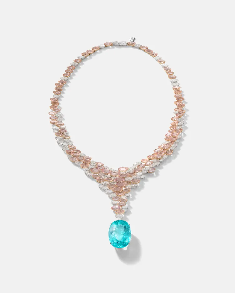 Marea Rosa項鍊，白金與玫瑰金，中央鑲嵌一顆46.71克拉橢圓形切割帕拉伊巴碧璽，4920萬元。品牌提供