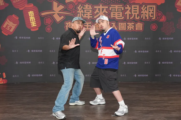 阿達（右）、美麗本人、Lulu今年以《夜市王》入圍金鐘60包含綜藝主持人獎等5個獎項。攝影中心攝