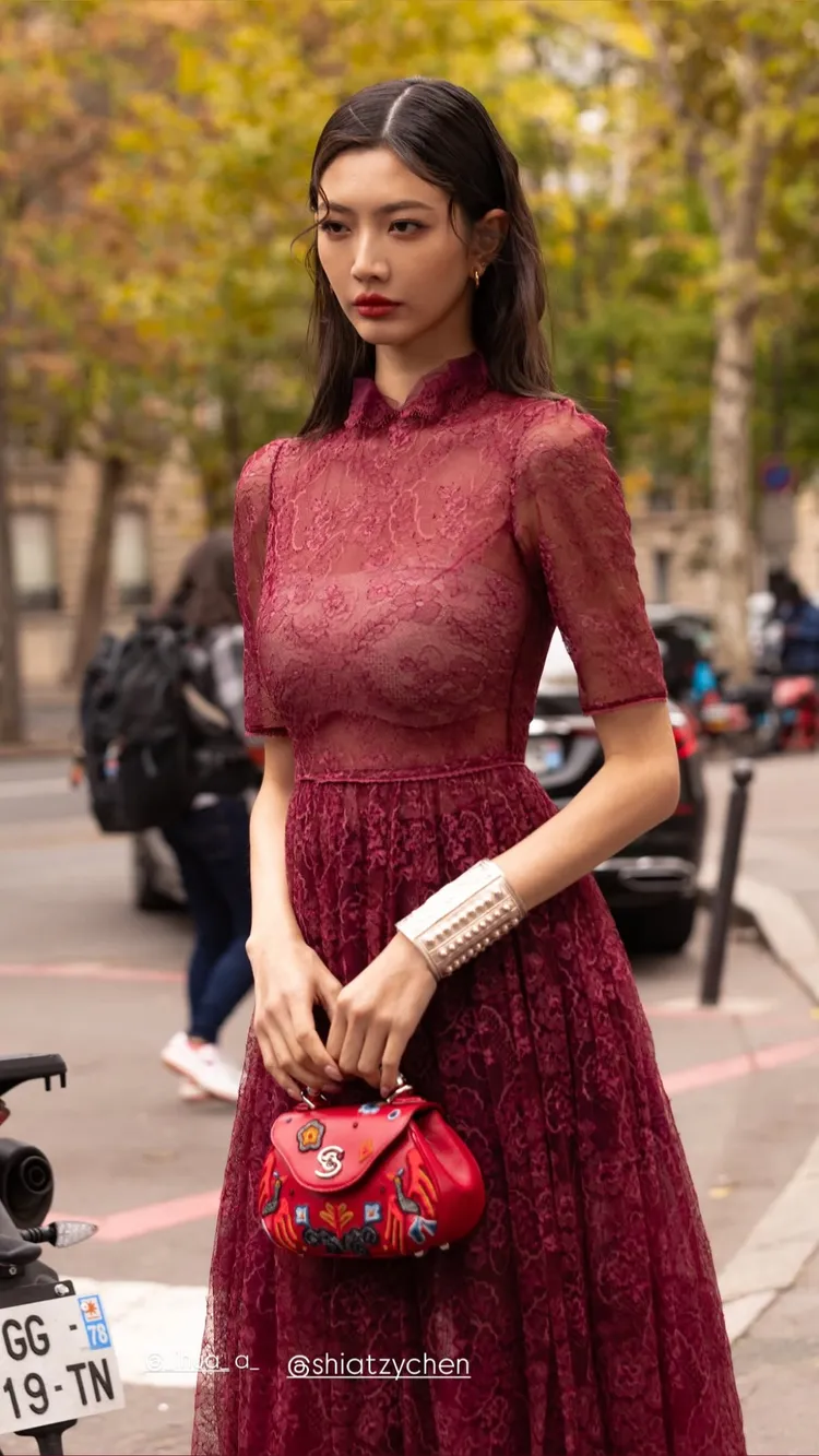 台灣名模吳宜樺，前幾日還在花蓮當「鏟子超人」，台灣時間昨日於夏姿在巴黎的2026秀場秀場亮相。翻攝IG