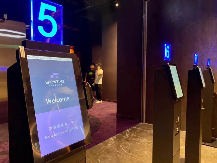 台北大巨蛋秀泰影城採自動化驗票進場。莊偉祺攝