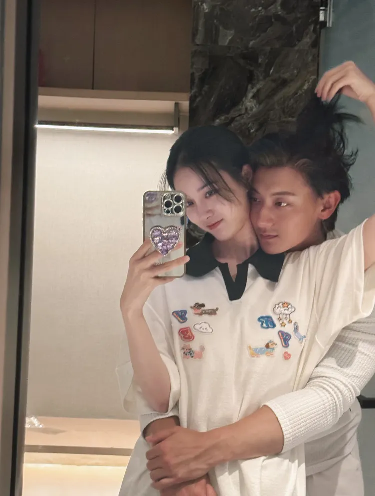 黃子韜（右）和徐藝洋時常放閃。翻攝黃子韜微博