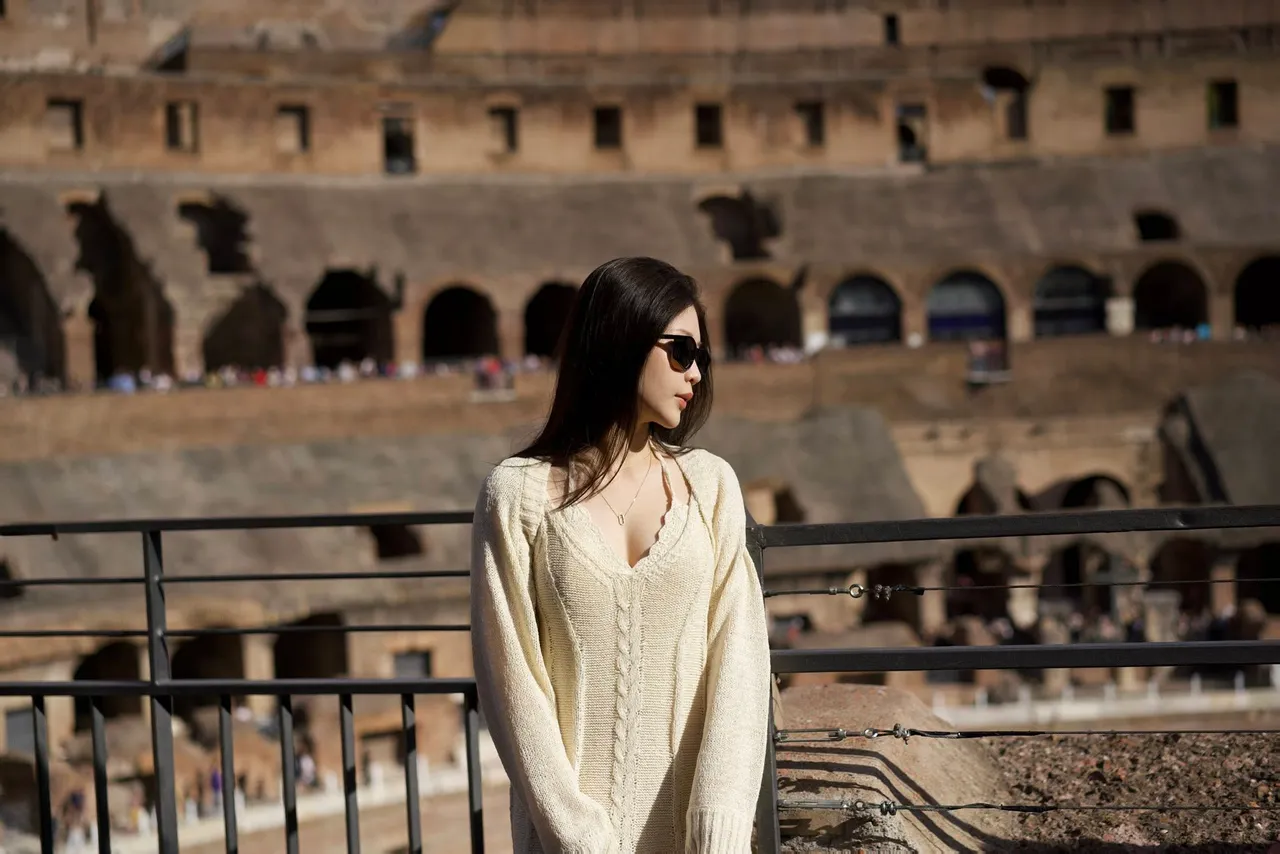 郑家纯大晒蜜月美照。翻摄自郑家纯脸书