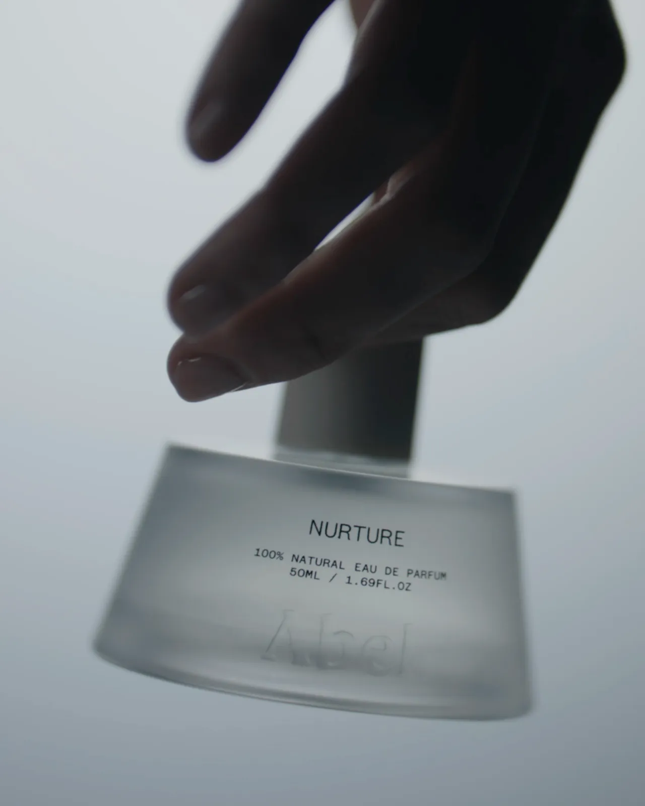 「NURTURE」以橙花、玫瑰与安心的姜香,温柔提醒母亲呵护自己。品牌提供