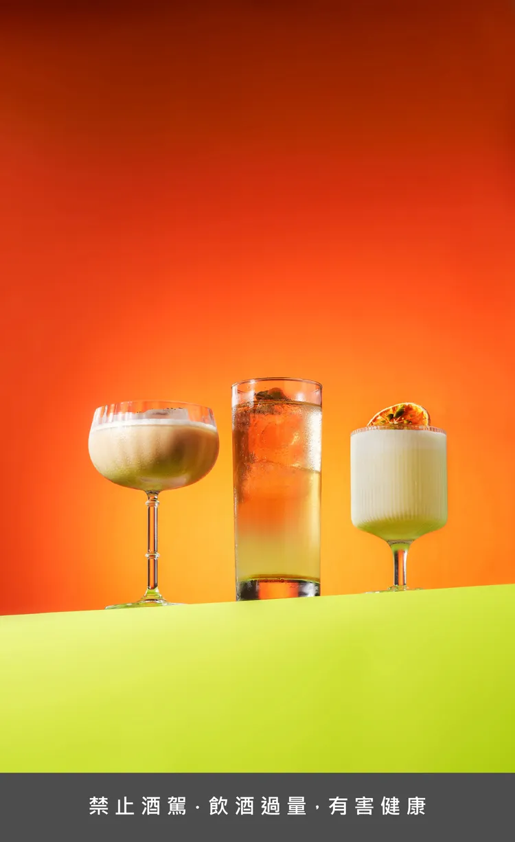 悠閒午後也能盡享專屬W的調酒文化，左起為無酒精調飲「CHA & NUT」、海島風味「TONIC NUTCASE」、甜點系調酒「NUT ME UP」。業者提供