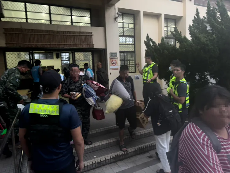 民有部落140人解除警報可返家了。警方提供