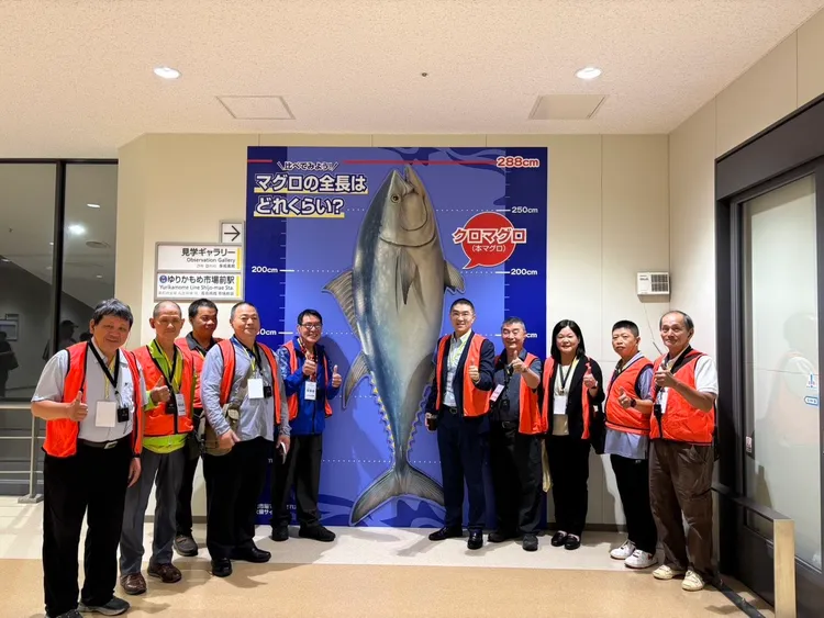 基隆市長謝國樑赴日取經，前往豐州市場、築地場外市場考察，作為未來推動基隆崁仔頂魚市的轉型與活化參考。市府提供