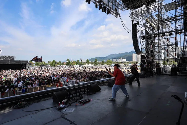 血肉果汁機演出突破語言隔閡「殺翻現場」。血肉果汁機提供