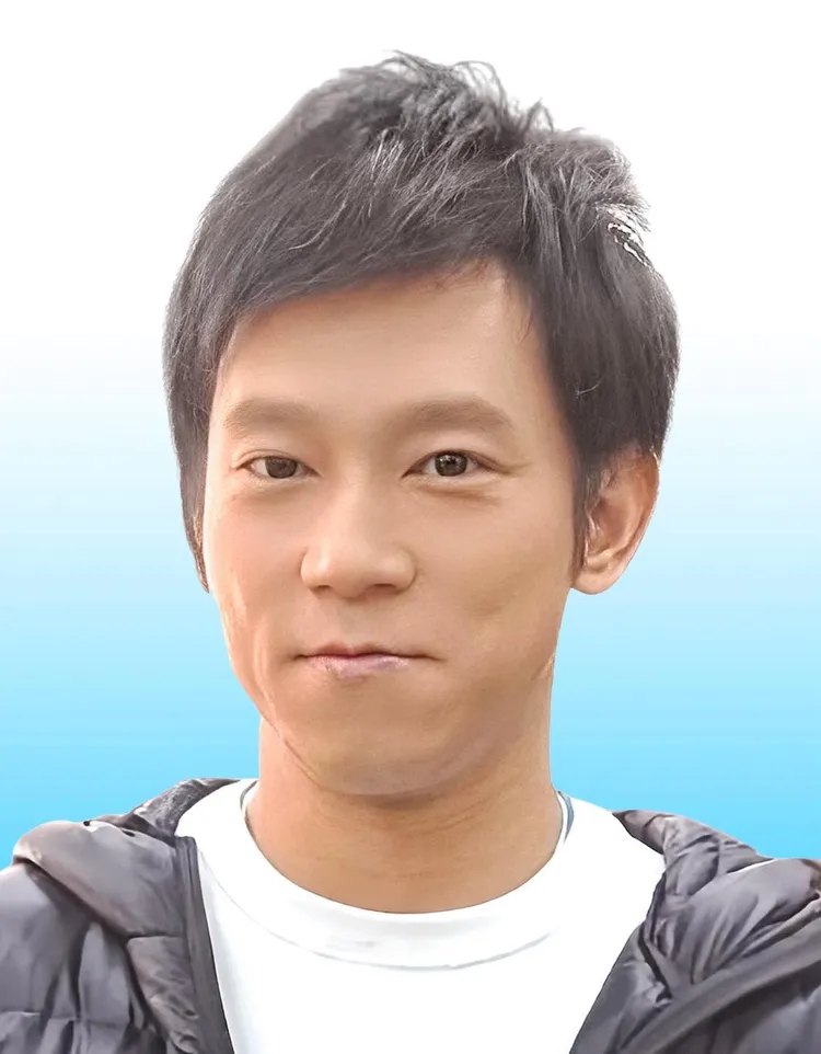 顏正國遺照目前選這張。翻攝鋼鐵爸臉書