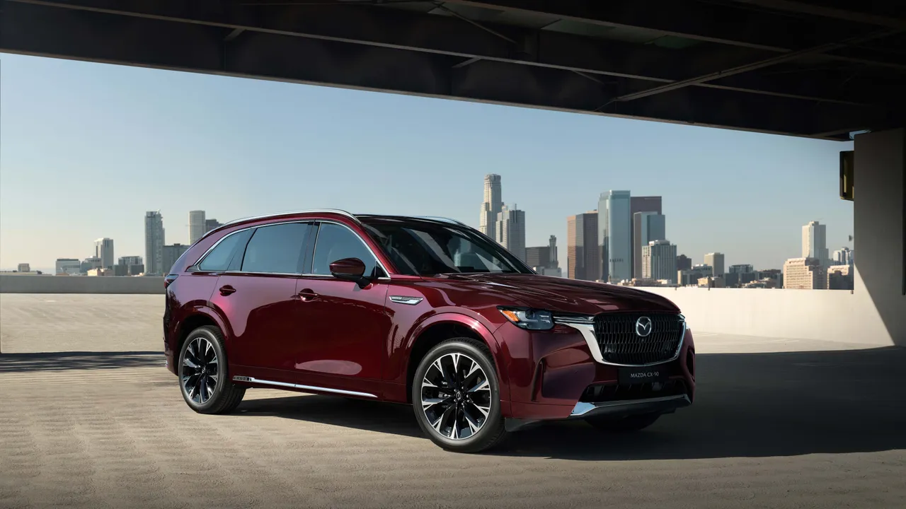 MAZDA CX-90同样也可享「旗舰臻享专案」,全车系适用5万元购车礼遇。业者提供