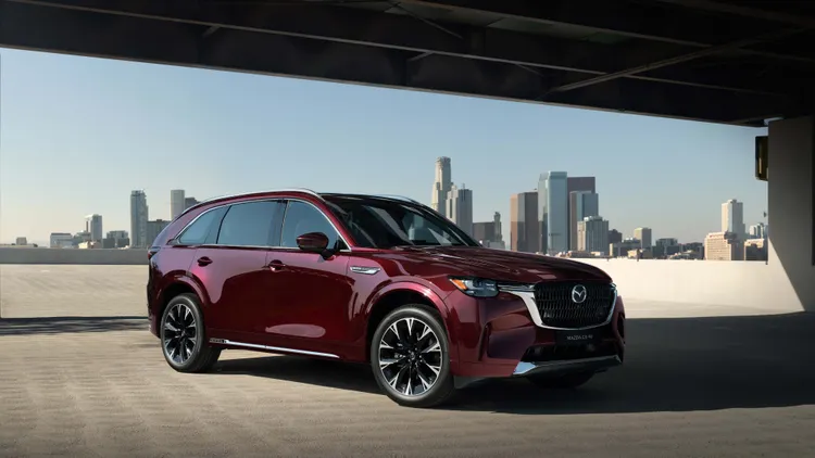 MAZDA CX-90同樣也可享「旗艦臻享專案」，全車系適用5萬元購車禮遇。業者提供