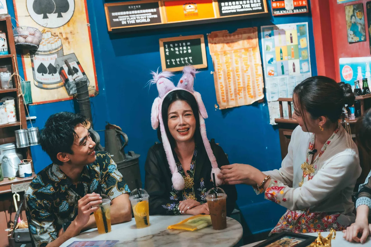苗可丽感谢观众支持,庆幸是旅明星一员。东森综合台提供