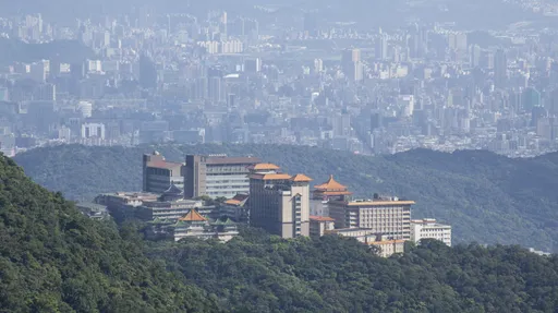 文化大学明天继续远距上课、居家上班 校车上下山各2班次