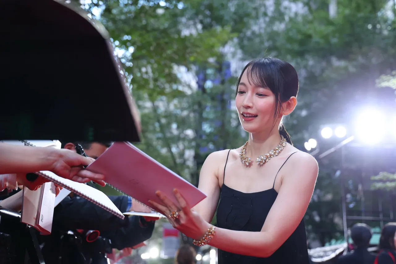 日本女神吉岡里帆展現超高人氣。水花電影、2025TIFF提供