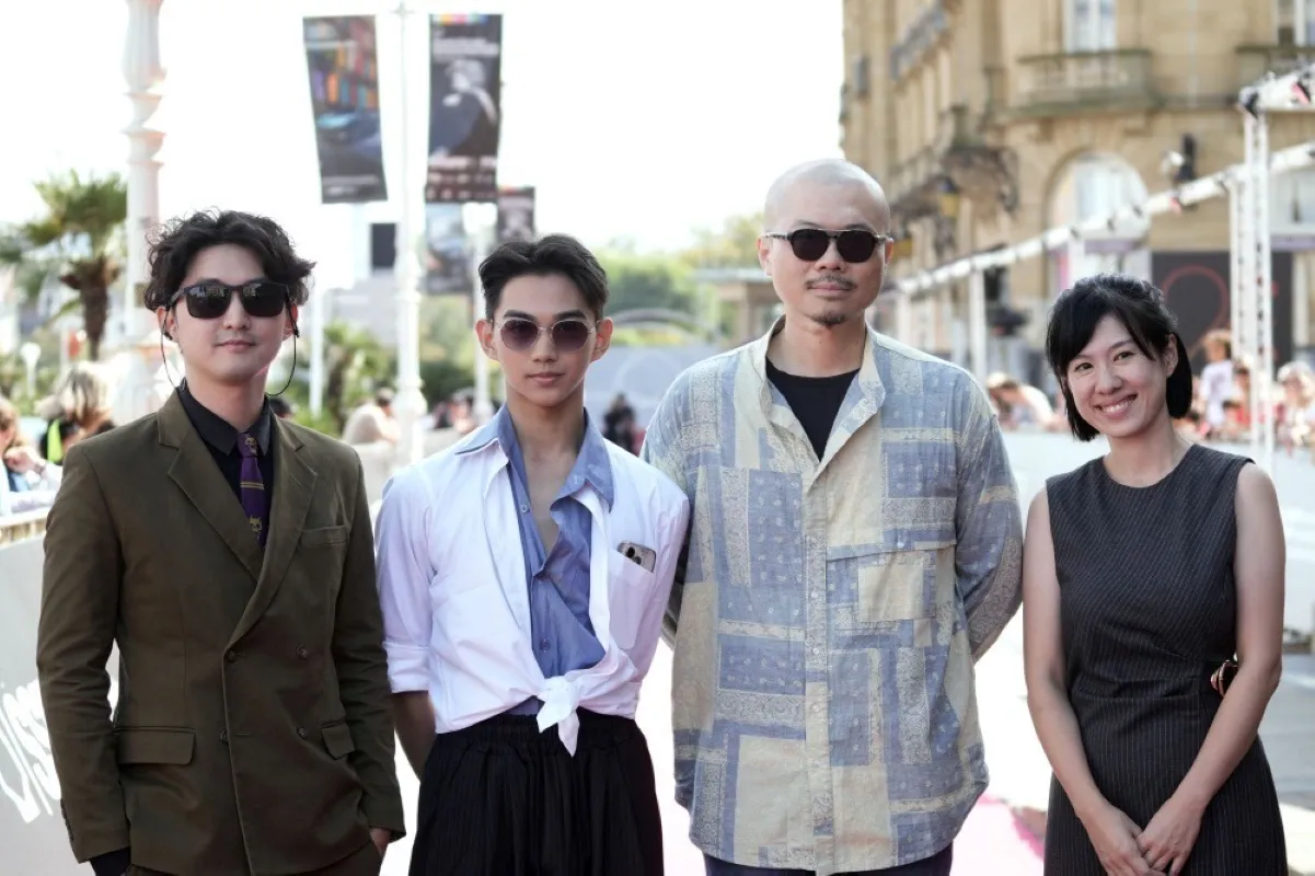 制片欧阳信(左起)、演员陈玄力、导演曹仕翰、策划潘之敏出席西班牙圣赛巴斯提安影展 。Photographer Ulises Proust提供