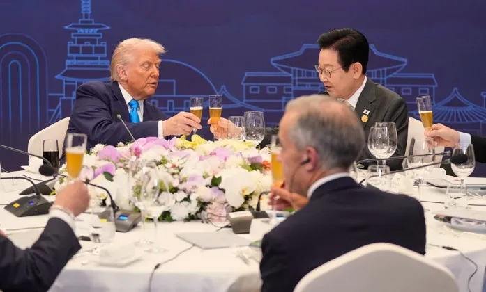 南韩与美国达成贸易协议,图为南韩总统设宴款待川普等各国领袖。美联社社