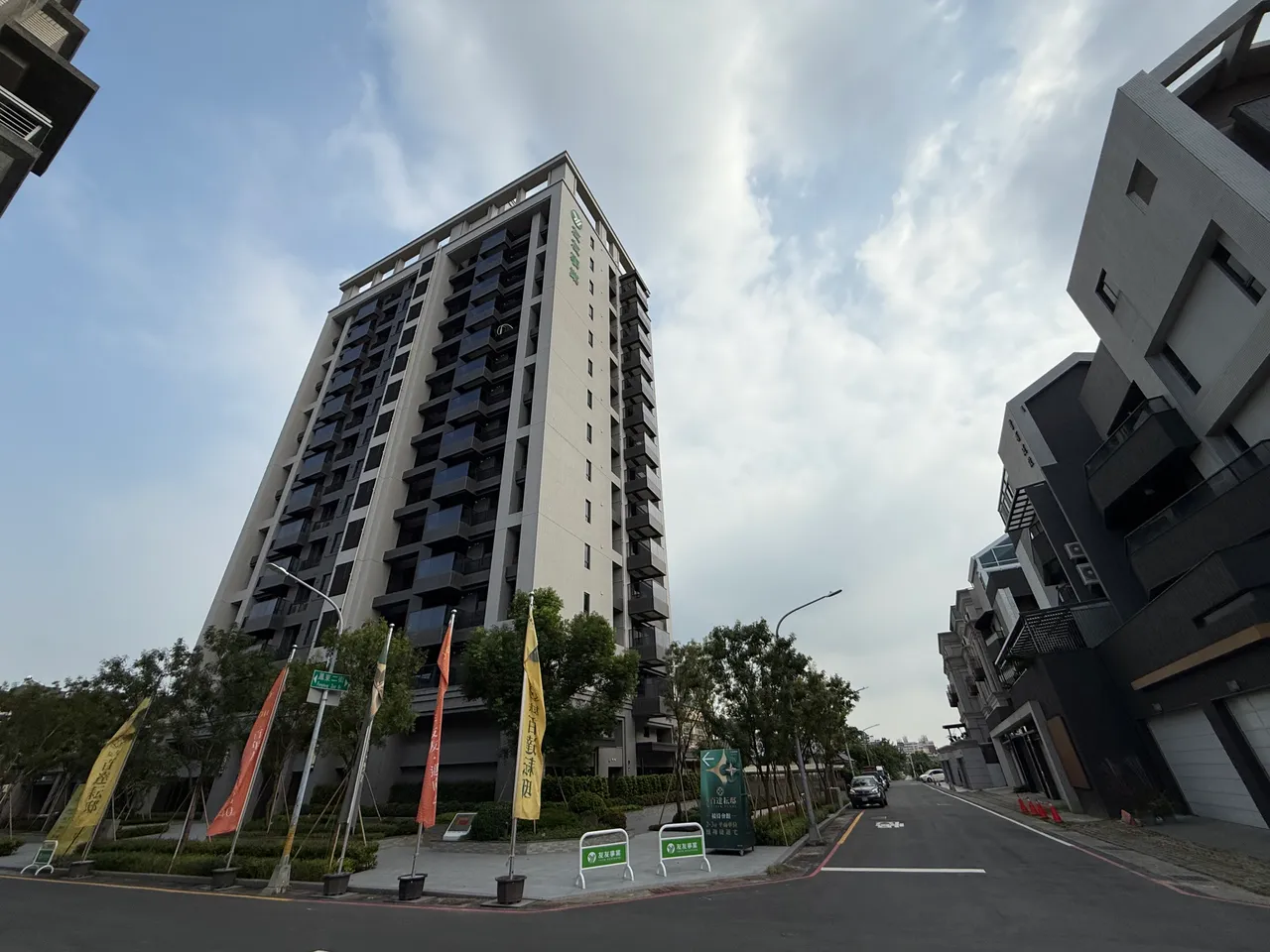 友友事业成屋案「百达耘邸」,目前实登5户,单价2字头末到3字头。叶家铭摄