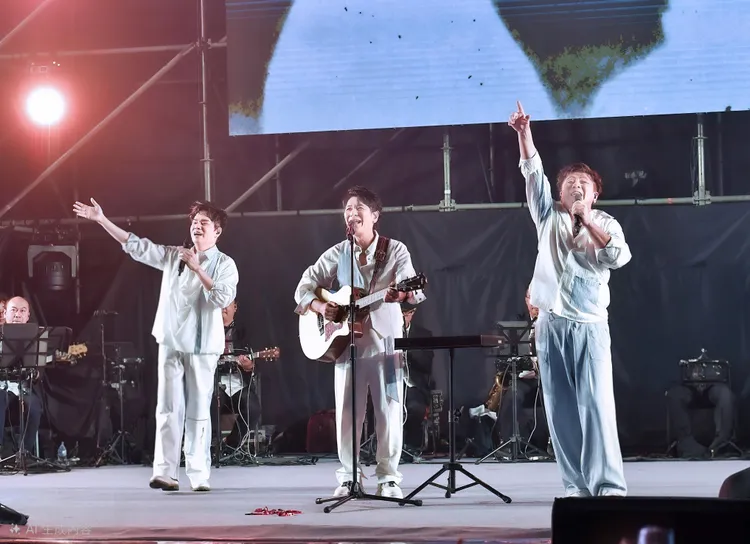 李明洋（左起）、荒山亮和劉家榮同台掀起大合唱。瑞揚創意提供