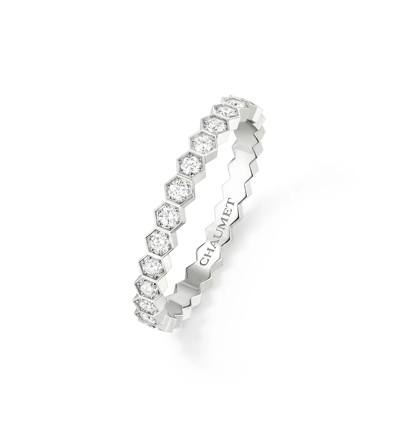 CHAUMET Bee de Chaumet 18K白金戒指,17万3000元。品牌提供