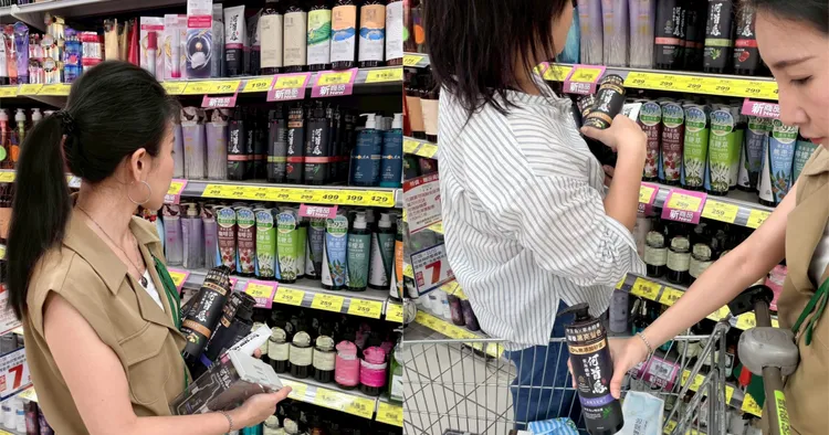 家樂福即日起～11/11強勢推出年度優惠活動，吸引許多民眾前往搶購！