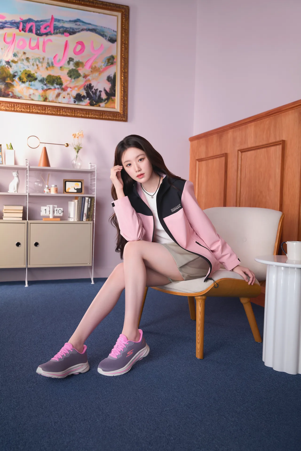 舒华用美腿替SKECHERS健走鞋带货。品牌提供