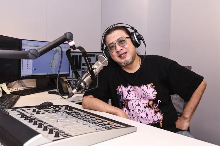 金曲客語歌王劉劭希用客語打開世界流行脈絡。客委會提供