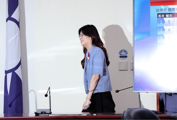 鄭麗文成首位綠營出身的藍黨魁「恐令不出黨中央」　3大挑戰待解決