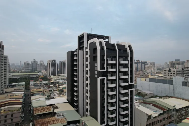 歐美建設「靚陽明」在股災時期進場，目前揭露60餘戶。歐美建設提供