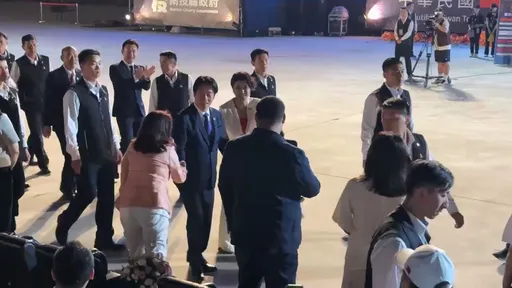 南投国庆焰火22万人涌猫罗溪畔 赖清德到场见证闪耀时刻