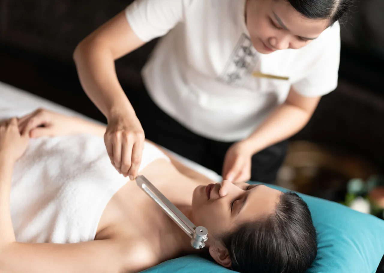 Mi Sol Spa,以音叉及颂钵的「音疗」闻名。岘港洲际提供