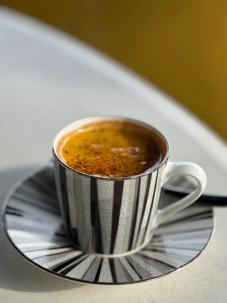 Citron早餐廳提供越南知名的蛋咖啡，每一杯都是手工製作，約需20-30分鐘。S.H.攝