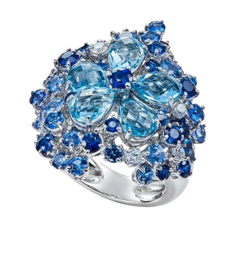 DAMIANI Sun Flower太陽花系列18K白金海藍寶石鑽石戒指，66萬5000元。品牌提供

