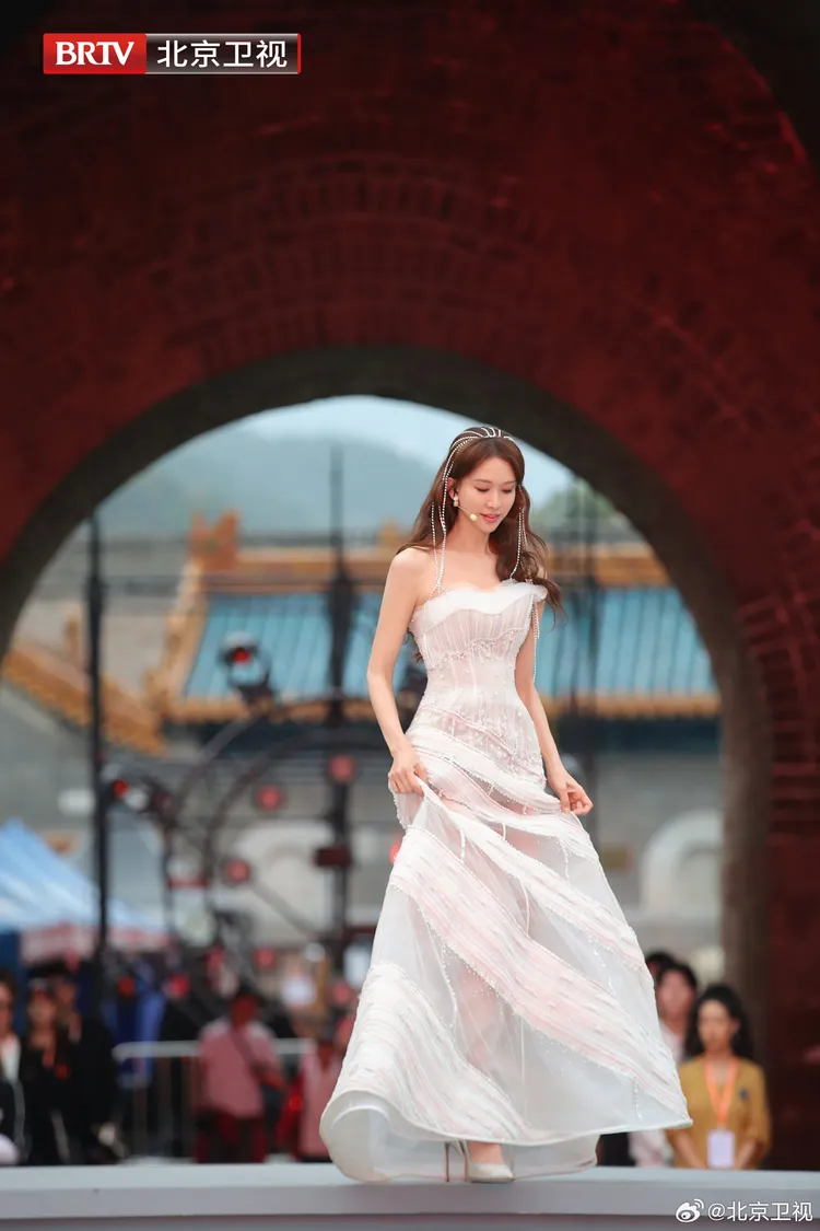 林志玲彩排的模樣也美如畫。翻攝北京衛視微博