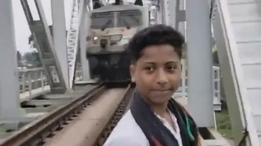 影片｜15歲少年闖鐵路拍片　開心「同框火車」慘變遺照