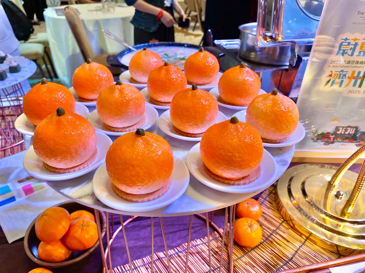 以当地特产入味的甜点「济州柑橘慕斯」。庄伟祺摄
