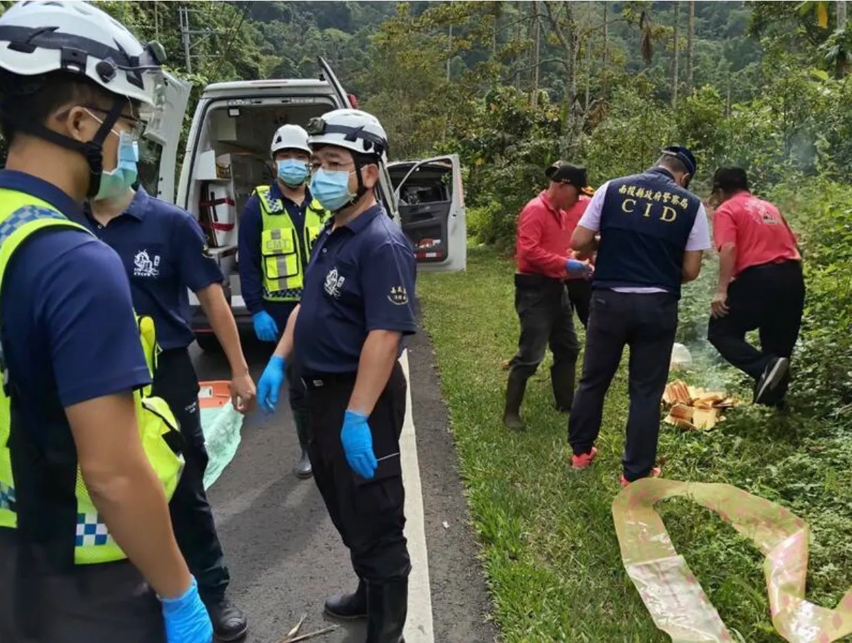 警方在嘉义中埔阿婆湾附近山区找到郭妇尸体,初判并无外力介入。翻摄照片