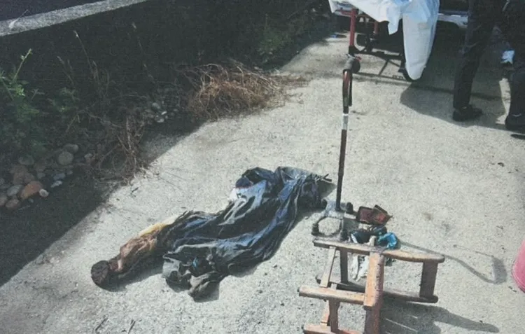 苗栗苑裡廢棄倉庫發現人骨，警方通知家屬比對DNA。翻攝畫面