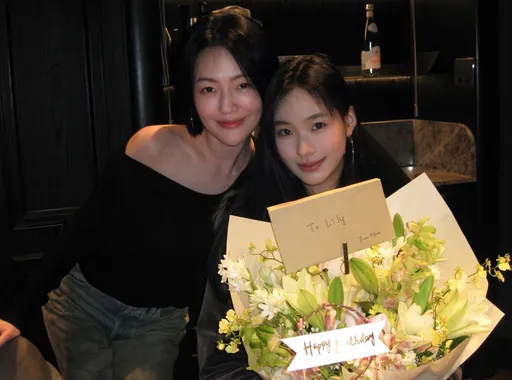 小S女儿Lily与「高帅男友」同看电影?原来是「他」!