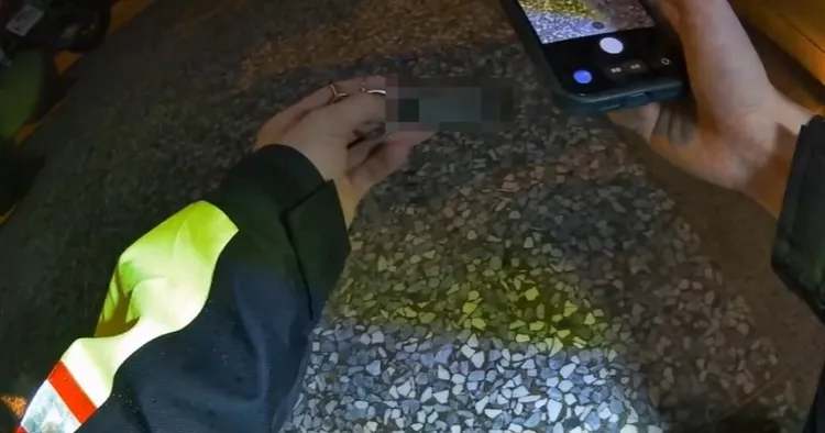 警方發現女童誤拿汽車鑰匙出門，才回不了家。民眾提供