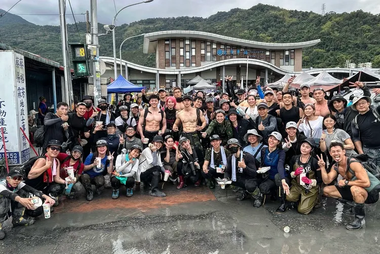 李振瑋成功號召近百位志工一起赴花蓮救災。翻攝IG