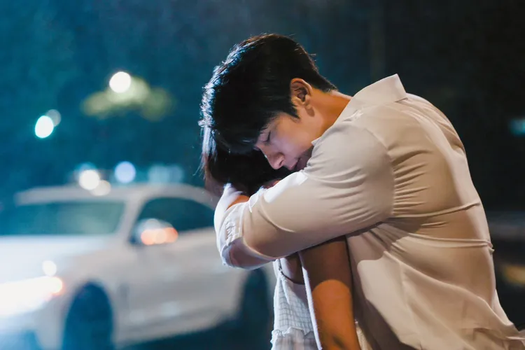 李振瑋推出新歌《中場時間》，暫停宣傳先救災。眾神工作室提供