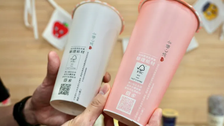清心福全去年起進一步陸續更換為「FSC森林永續認證」的紙杯，代表產品使用的木材源自具備永續性且經過嚴格管理認證的森林。莊偉祺攝