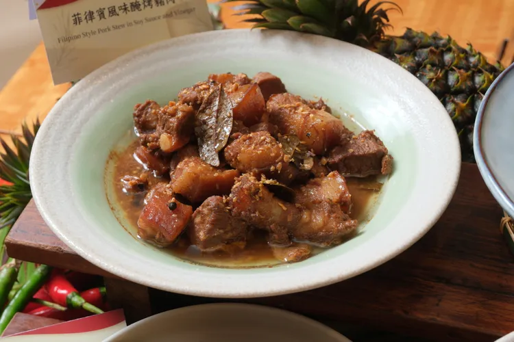 菲律賓風味醃烤豬肉。業者提供
