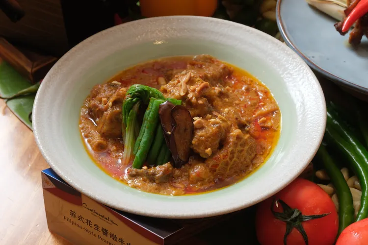 花生醬燉牛雜。業者提供