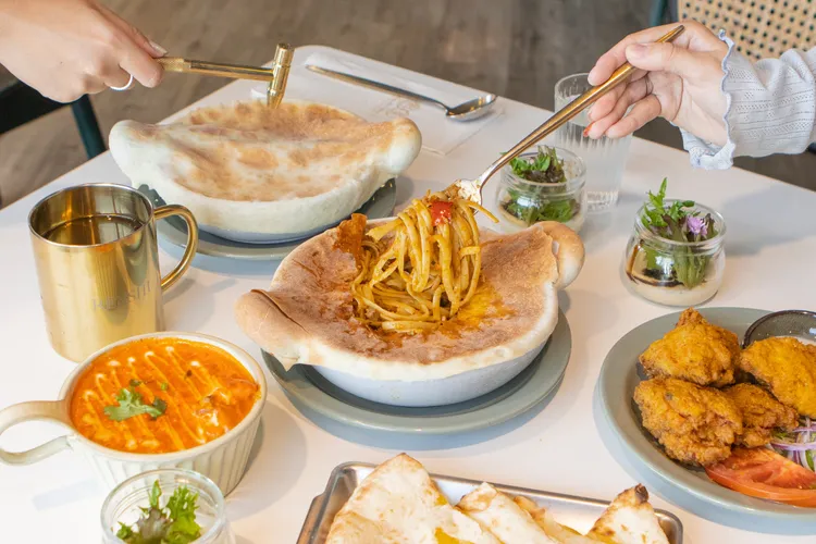 「飪室咖哩」是台中相當受歡迎的印度咖哩名店，多數民眾推薦咖哩、甩餅、酸奶烤雞及印度奶茶等。翻攝業者臉書