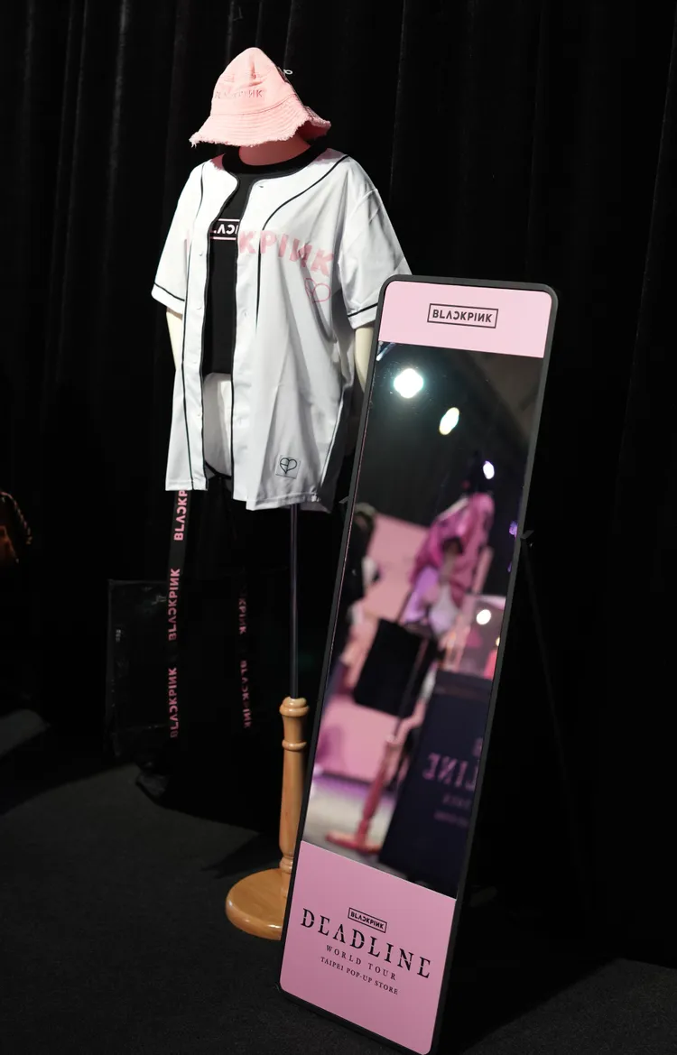 現場還有巡演的連身鏡，粉絲可以拍照留念。彭欣偉攝