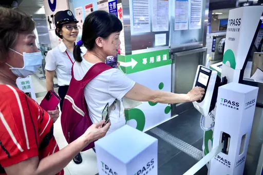 每月補助1500元!70歲以上「主動繳回駕照」享TPASS優惠