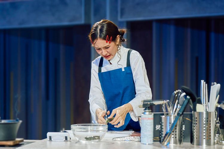 明星失控!安心亞活蝦前崩潰尖叫 李玉璽獻除魚鱗處女秀