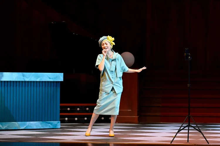 黃嘉千在《明星養老院》偶爾失憶、創造意外的笑料。金星文創提供