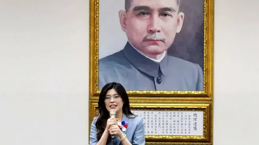 郑丽文震撼当选党主席!游盈隆:百年老党掀八级强震