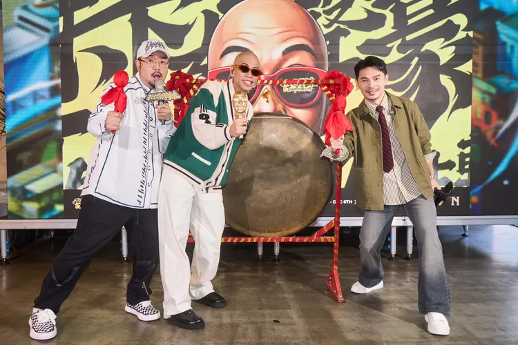 阿達（左）與阿Ken（右）為呂士軒站台助陣。我宅有限公司提供